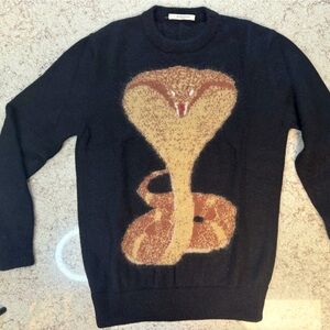 GIVENCHY
CREW NECK WOOL SWEATER